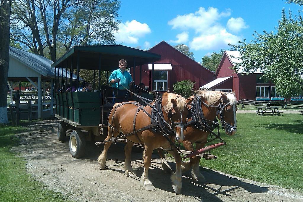 Amish Inn Nappanee Екстериор снимка