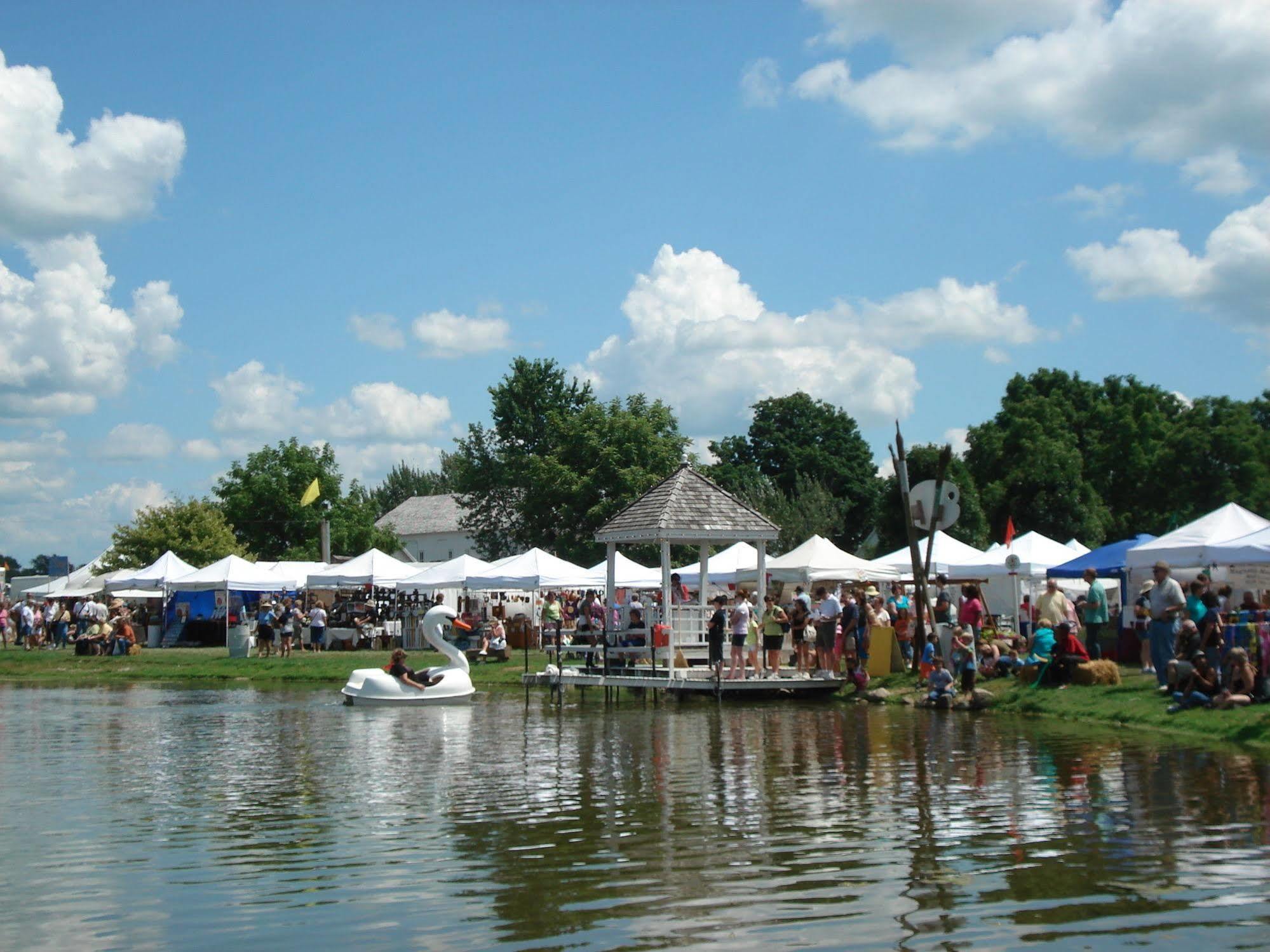 Amish Inn Nappanee Екстериор снимка